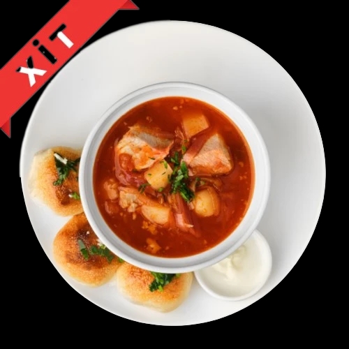 Борщ зі сметаною та пампушками